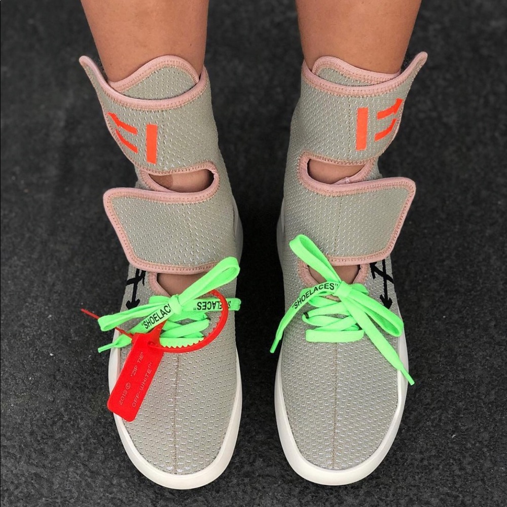 OFF-WHITE WMNS MOTO WRAP Sneakers Tan